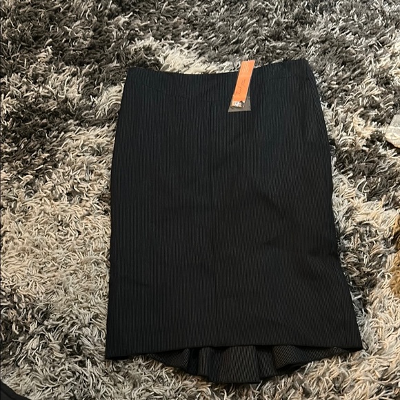 BCBGMaxAzria Black Midi Pencil Skirt - Picture 1 of 4
